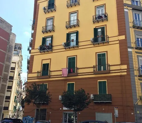 Гостевой дом Bellobello Rooms&apartment Неаполь